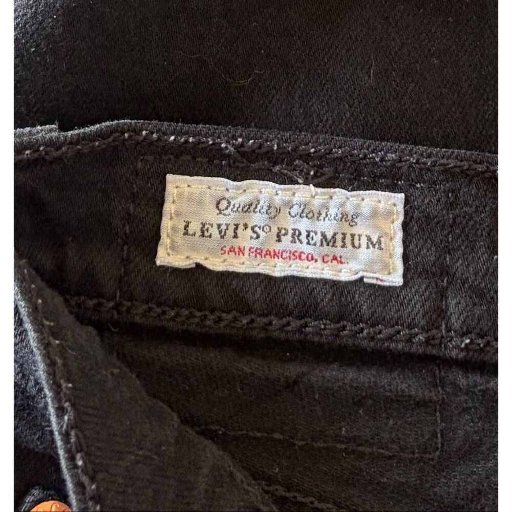 PREMIUM LEVI’S WEDGIE STRAIGHT LEG JEAN - Picture 6 of 9